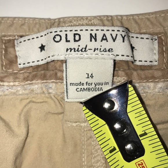 Old Navy Shorts Size 14  Khaki color - Picture 5 of 8